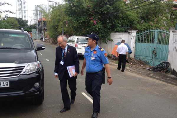 Dịch vụ bảo vệ yếu nhân, ca sỹ...